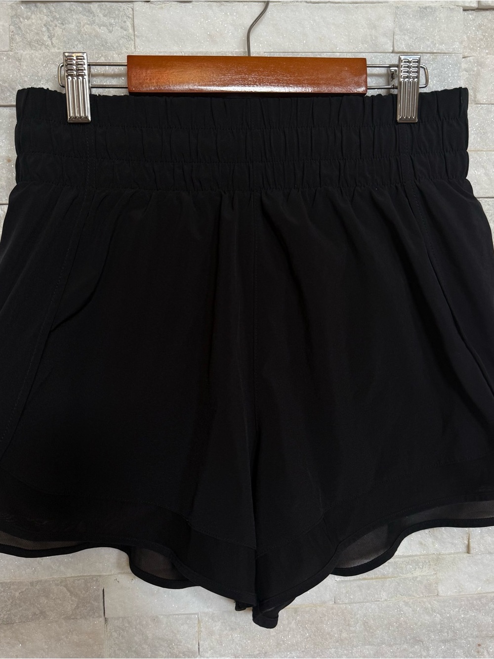 Athleta Women’s High Rise Racer Shorts, Size Small